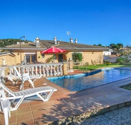 Apartment Caules Sleeps 4 Pool